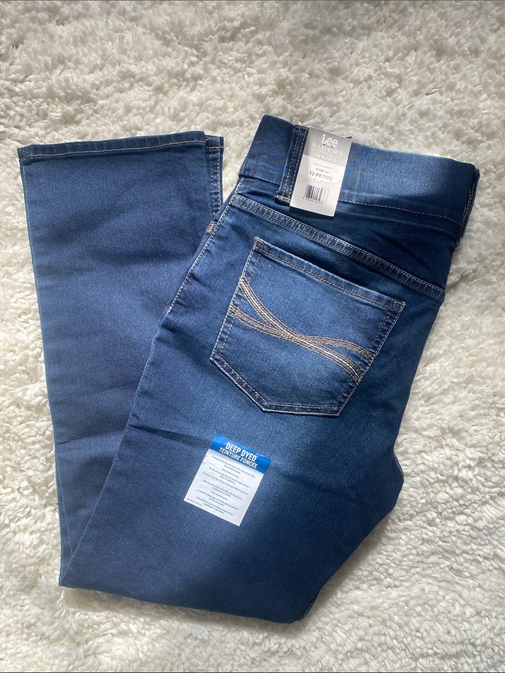 Lee women’s Deep Indigo Straight Leg Jeans size 12 petite W.36 inseam 25 Rise 10